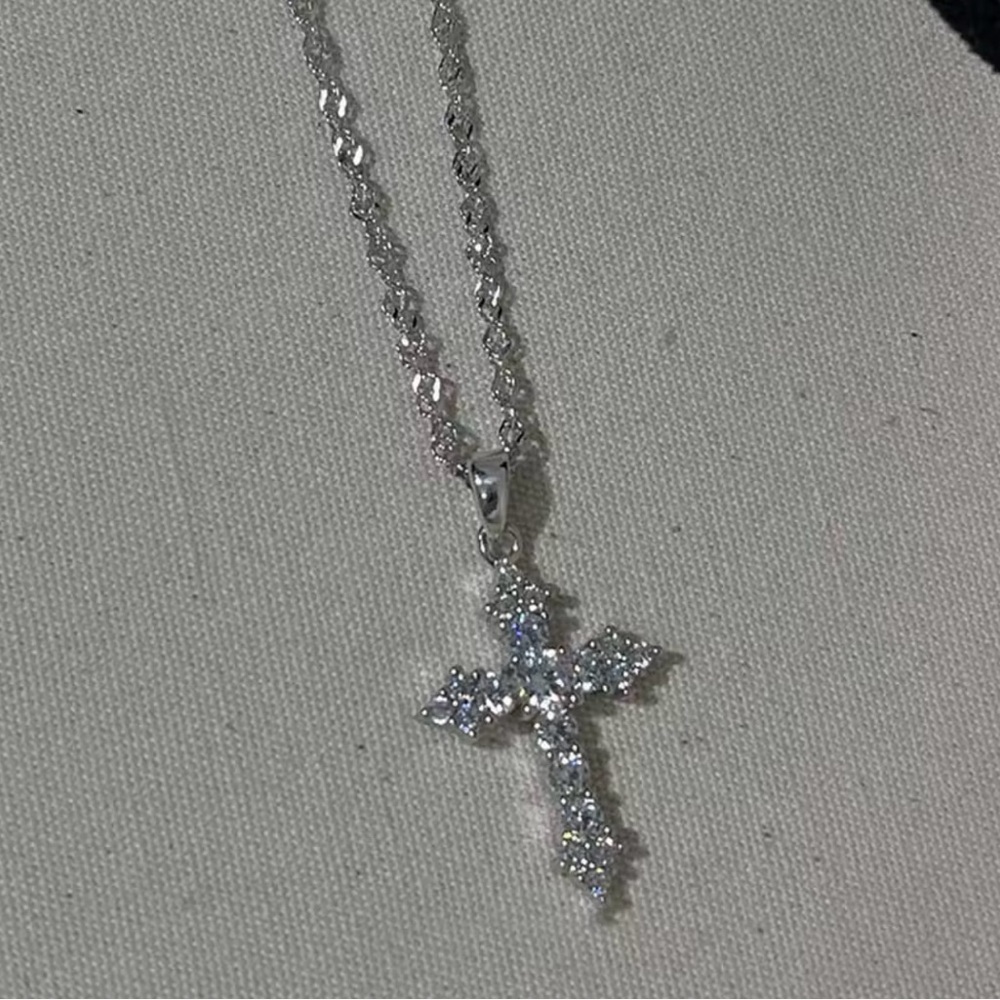 Sophisticated Silver Crystal Necklace
